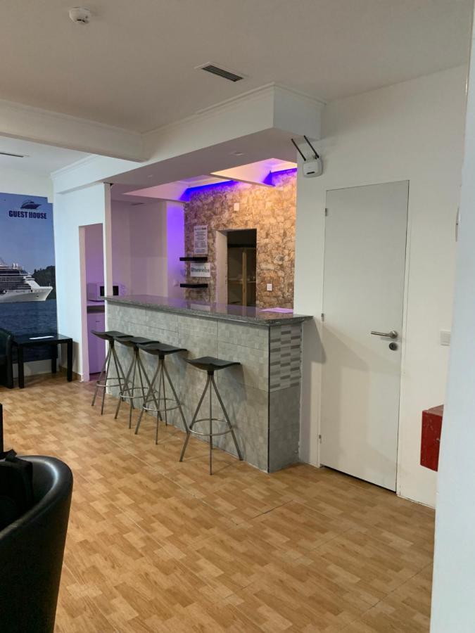 Hostal Place Santa Apolónia