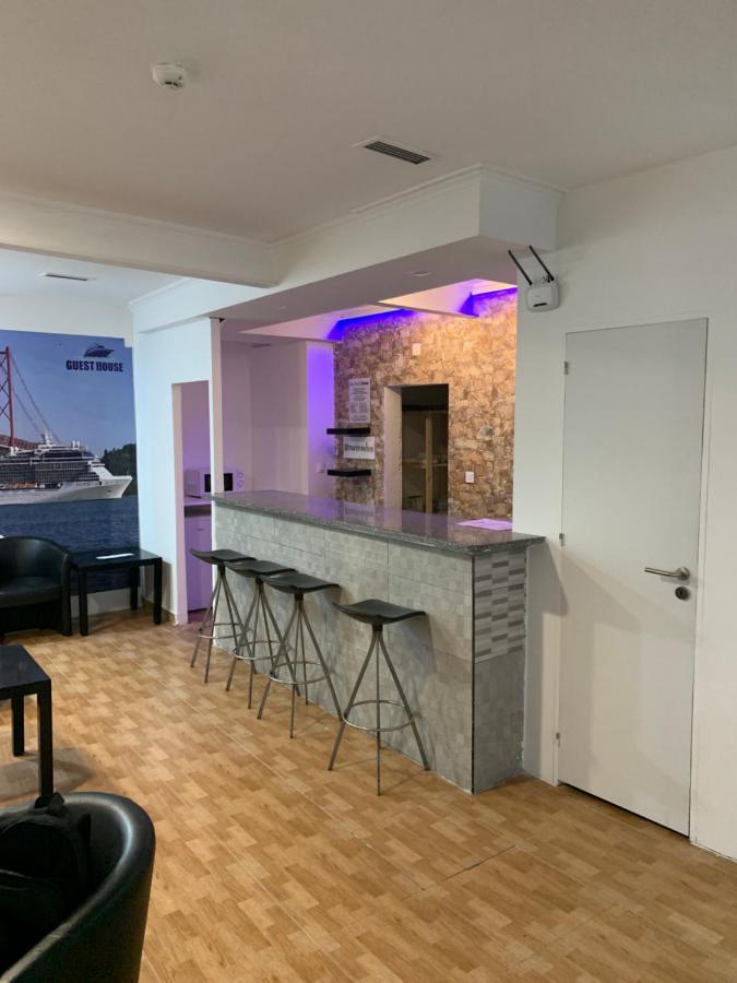 Hostal Place Santa Apolónia *
